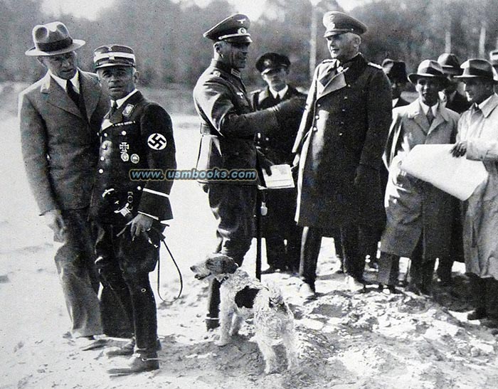 Reichssportfhrer Hans von Tschammer und Osten, Dr. Joseph Goebbels, Generalfeldmarschall von Blomberg, Regierungsbaumeister Werner March, Hauptmann Wolfgang Frstner